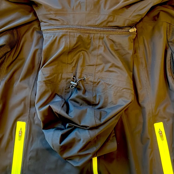 NWT- Nike Women’s Running Jacket - Picture 2 of 6